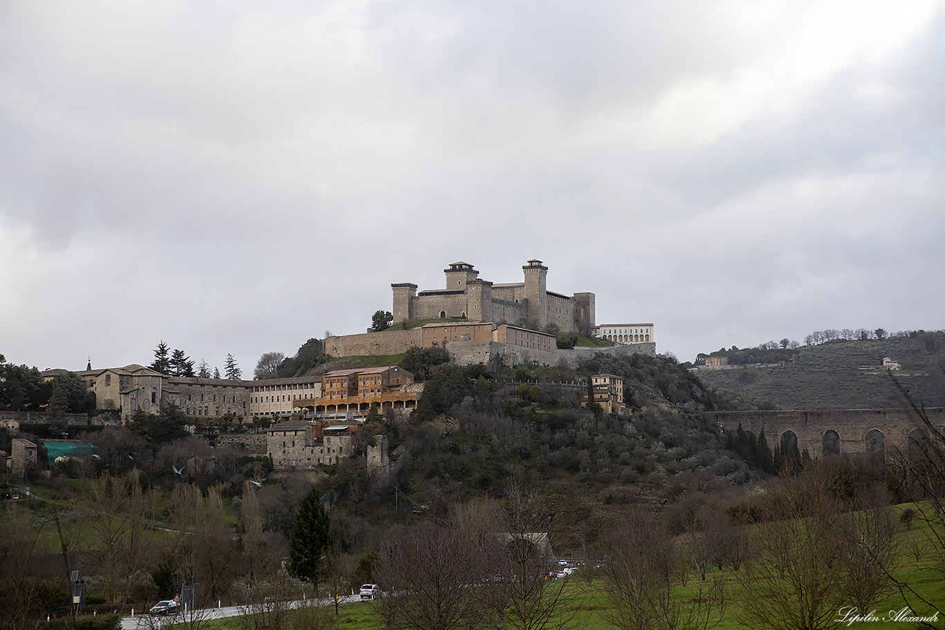 Замок Альборноциана (Rocca Albornoziana)