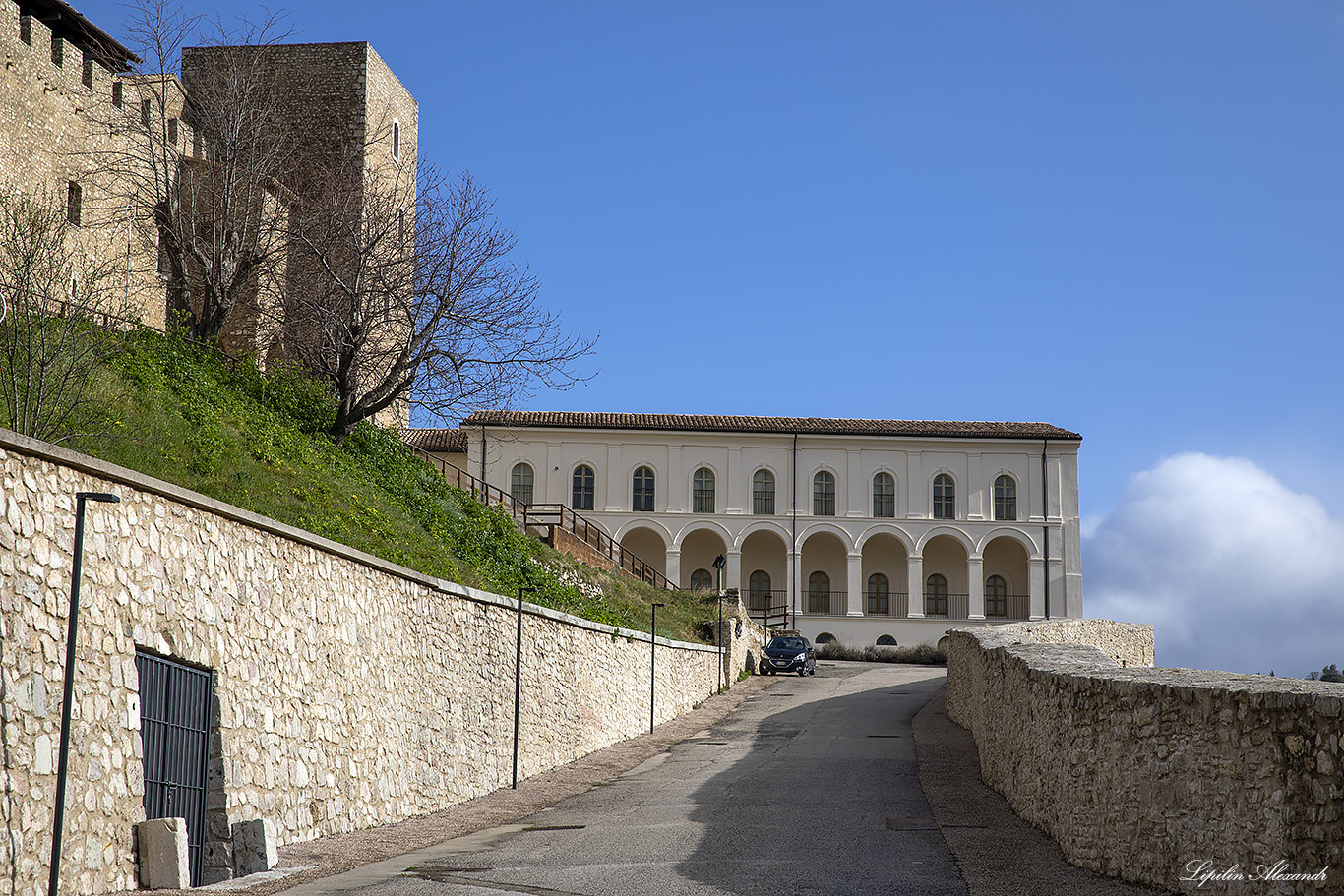 Замок Альборноциана (Rocca Albornoziana)