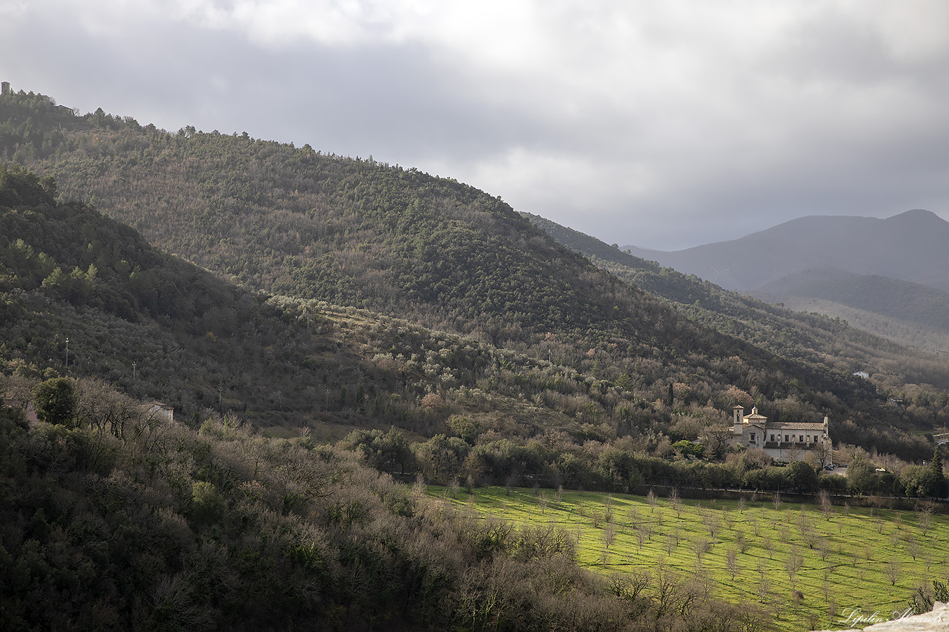 Замок Альборноциана (Rocca Albornoziana)