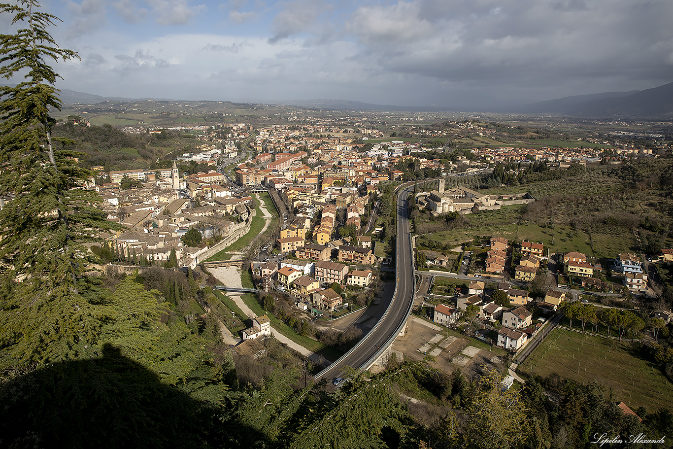 Замок Альборноциана (Rocca Albornoziana)