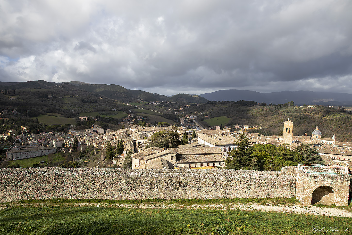 Замок Альборноциана (Rocca Albornoziana)