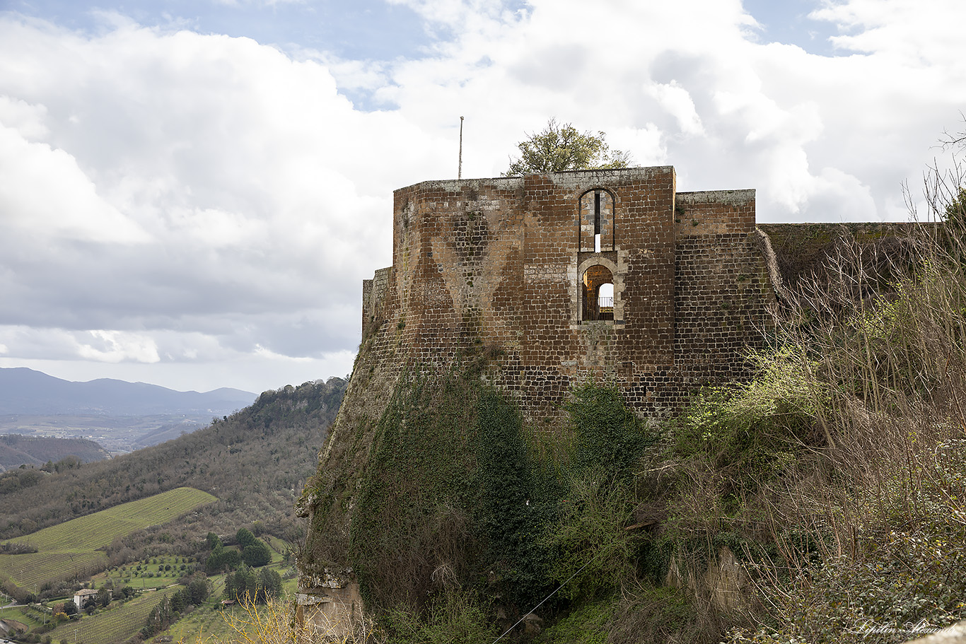 Крепость Альборноса (Rocca Albornoziana)