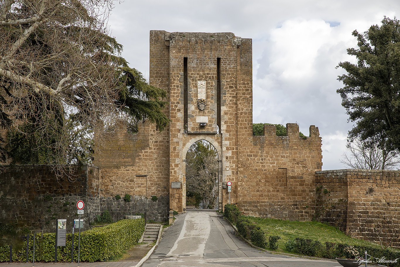 Крепость Альборноса (Rocca Albornoziana)