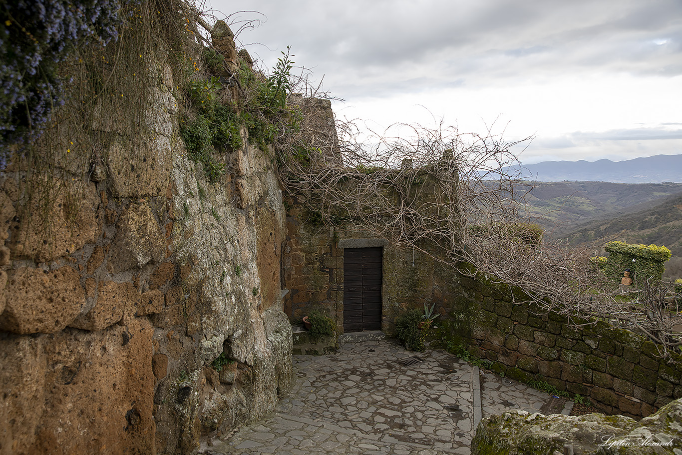 Чивита-ди-Баньореджо (Civita di Bagnoregio) - Италия (Italy)