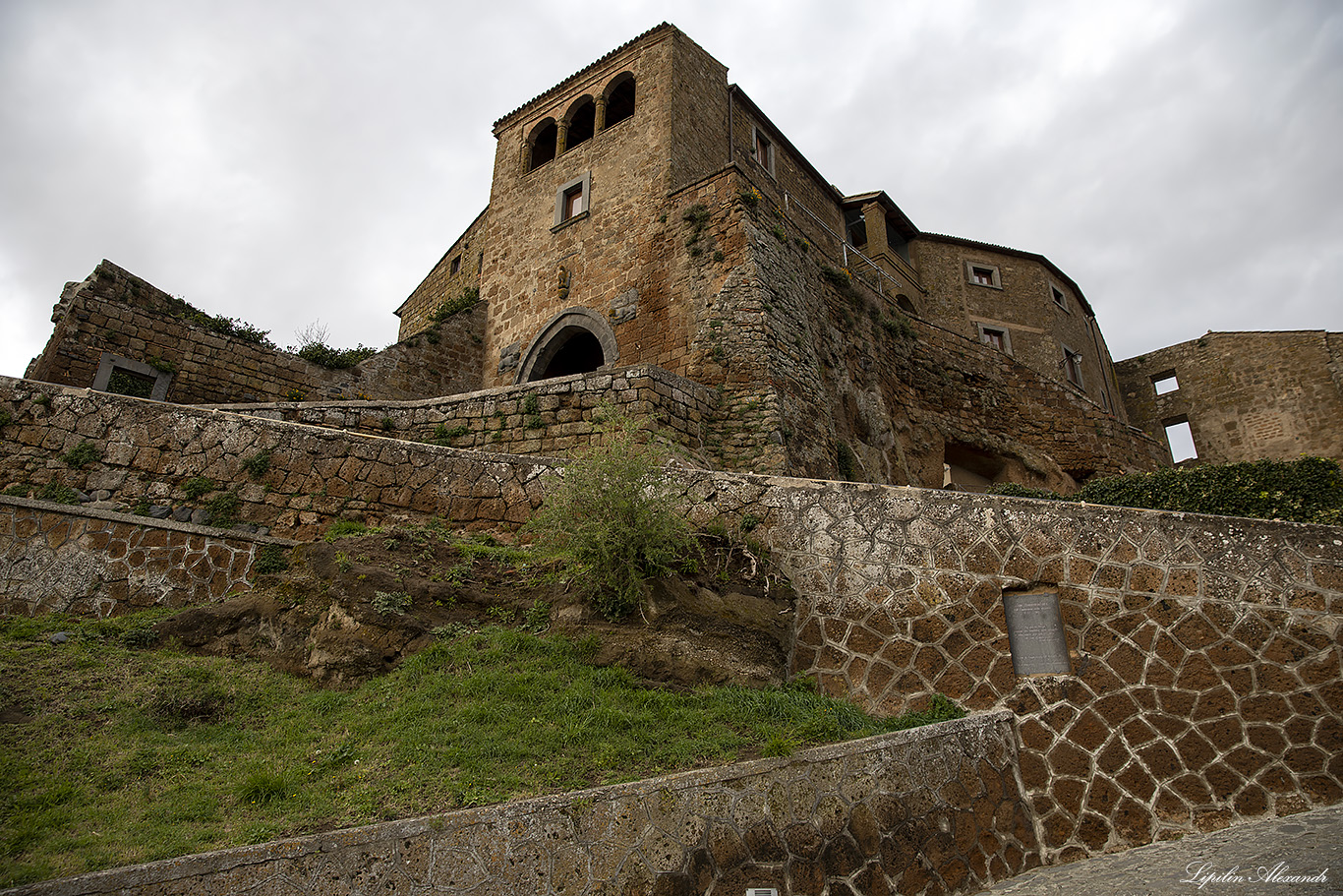 Чивита-ди-Баньореджо (Civita di Bagnoregio) - Италия (Italy)