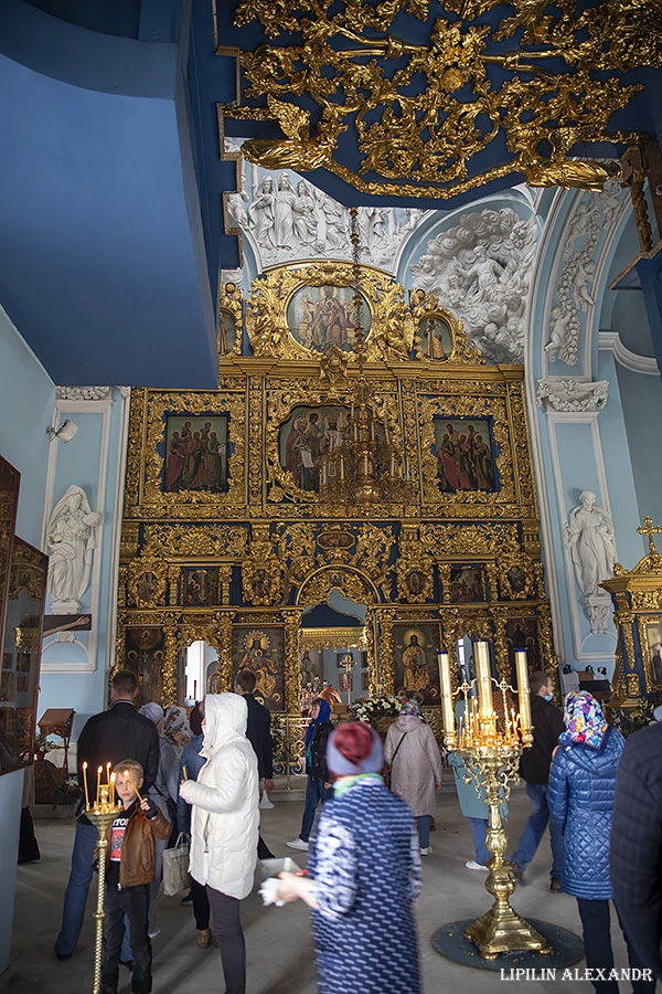 Усадьба Дубровицы и церковь Знамения