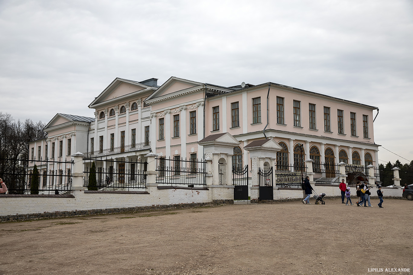 Усадьба Дубровицы и церковь Знамения