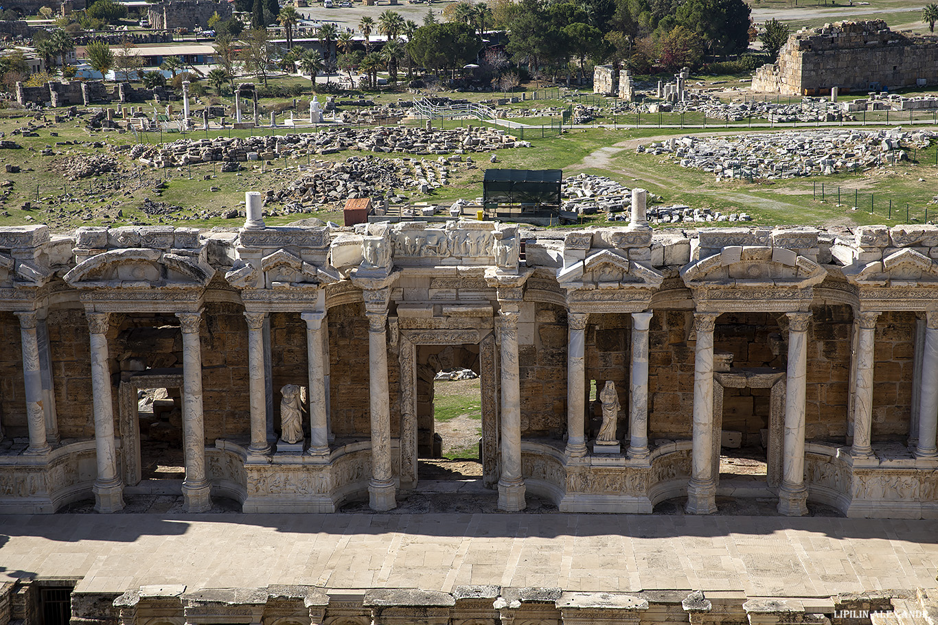 Археологический музей Иераполиса (Hierapolis Arkeoloji Müzesi) - Амфитеатр античного Иераполиса (Hierapolis Ancient Theatre)