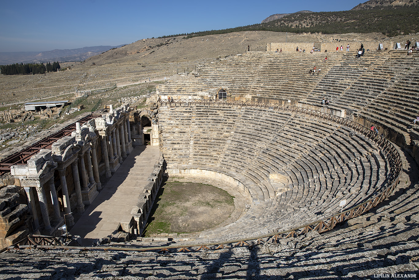 Археологический музей Иераполиса (Hierapolis Arkeoloji Müzesi) - Амфитеатр античного Иераполиса (Hierapolis Ancient Theatre)