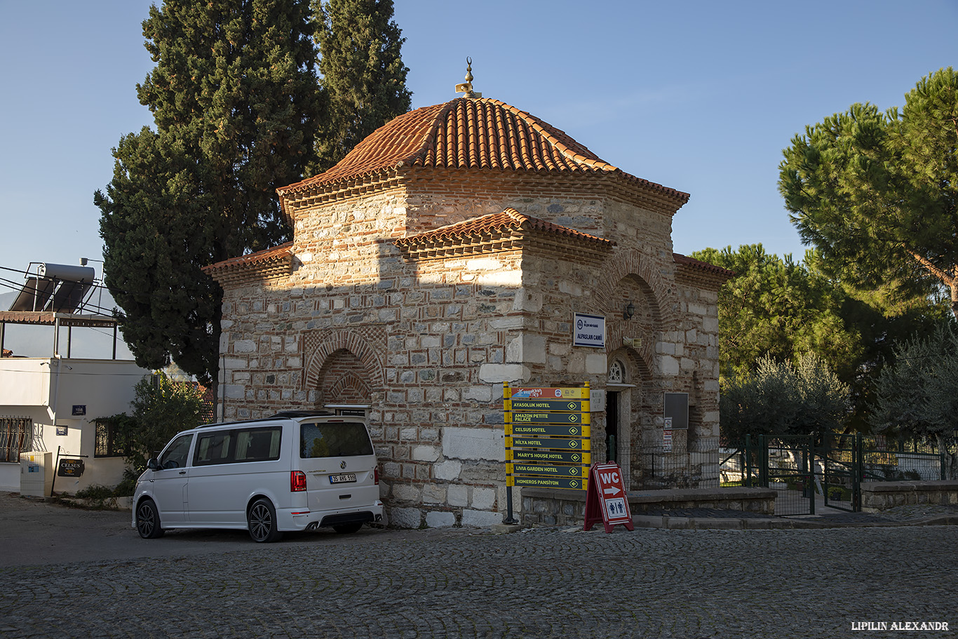 Базилика Святого Иоанна (St. Jean Church)