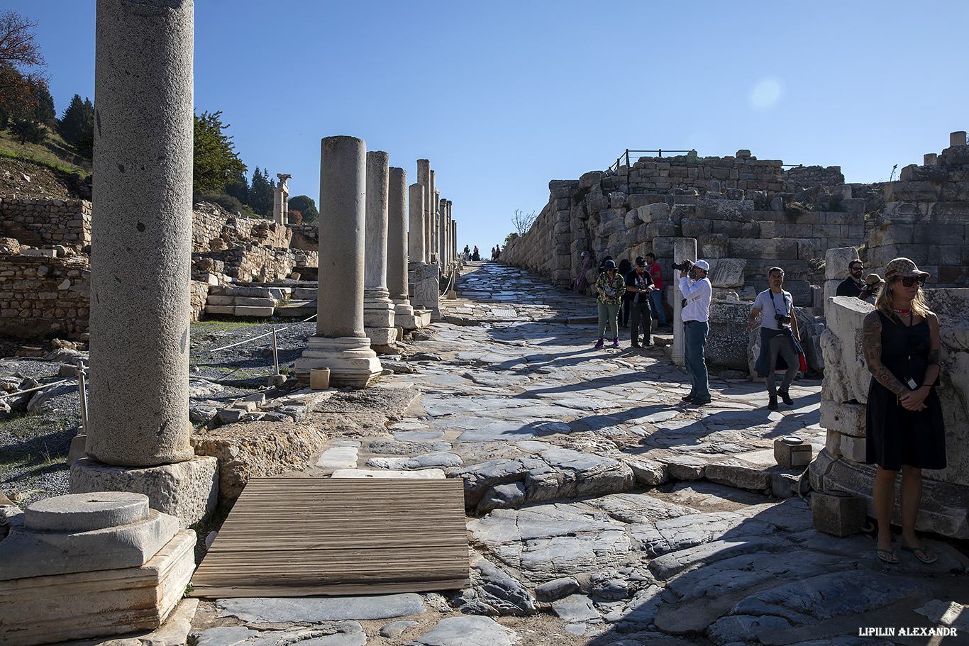 Руины древнего города Эфес (Efes Antik Kenti Ust Giriş) 