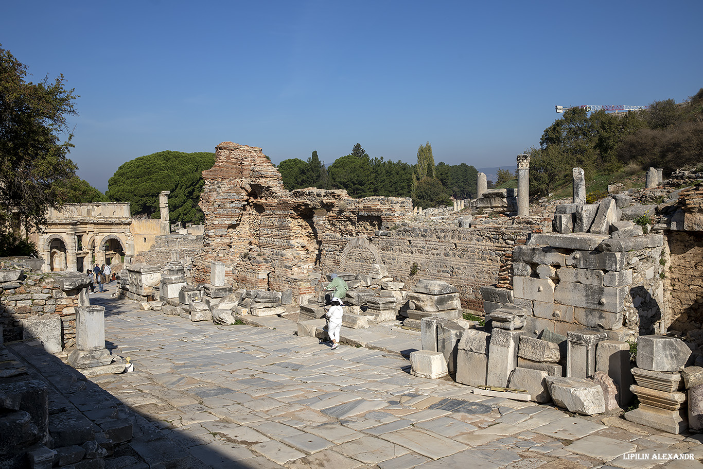 Руины древнего города Эфес (Efes Antik Kenti Ust Giriş) 