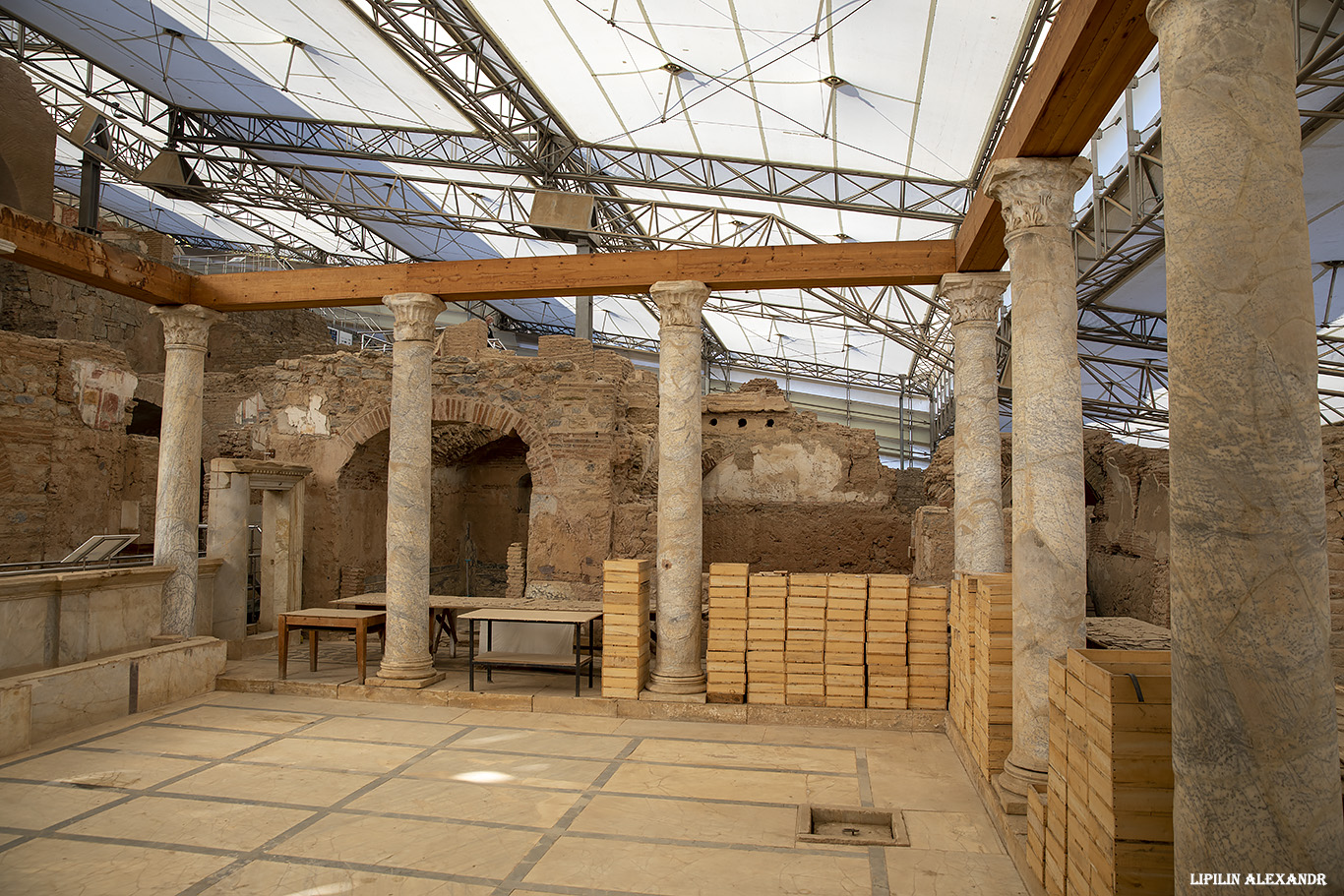 Руины древнего города Эфес (Efes Antik Kenti Ust Giriş) - Дом с террасами (Terrace Houses of Ephesus)