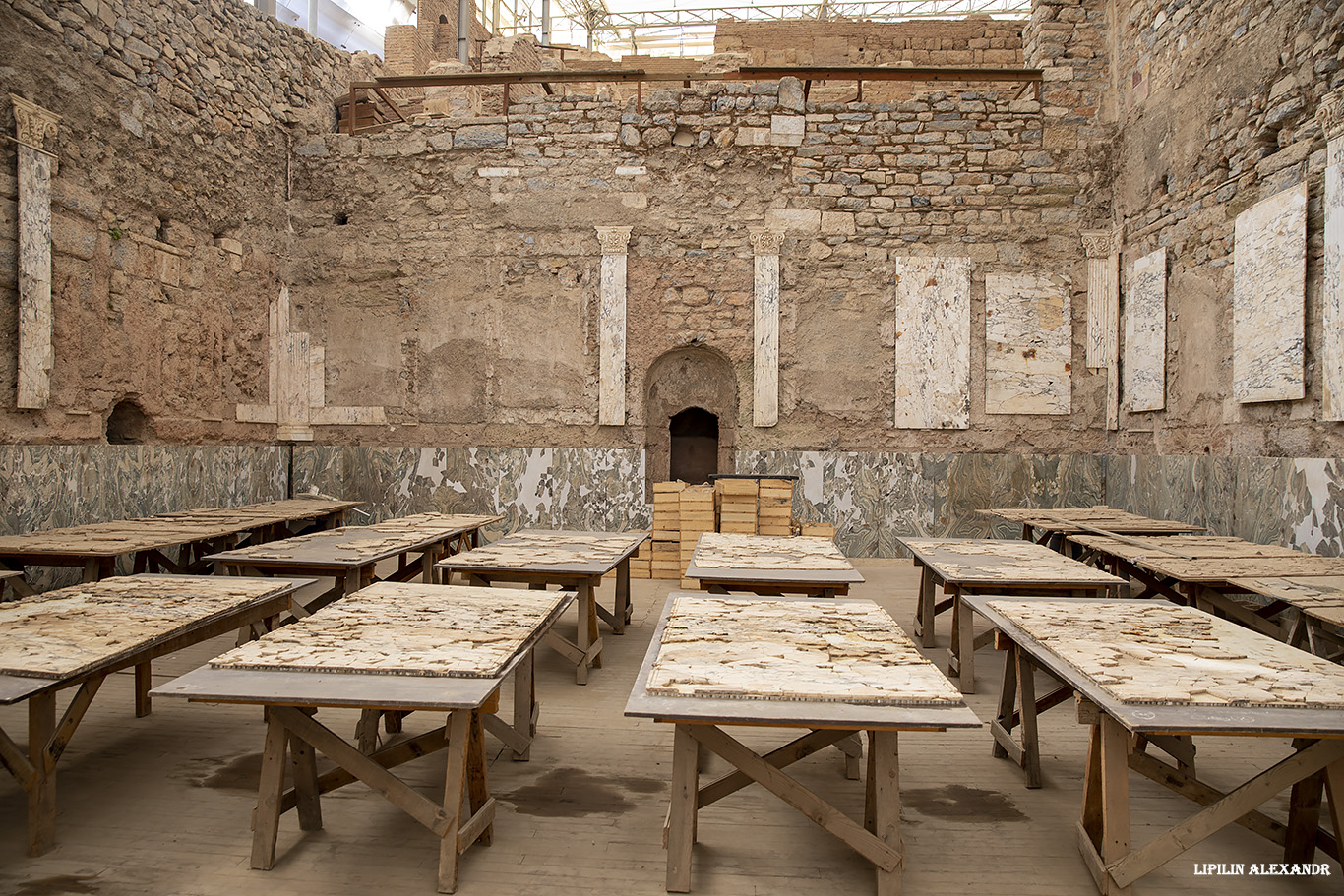 Руины древнего города Эфес (Efes Antik Kenti Ust Giriş) - Дом с террасами (Terrace Houses of Ephesus)