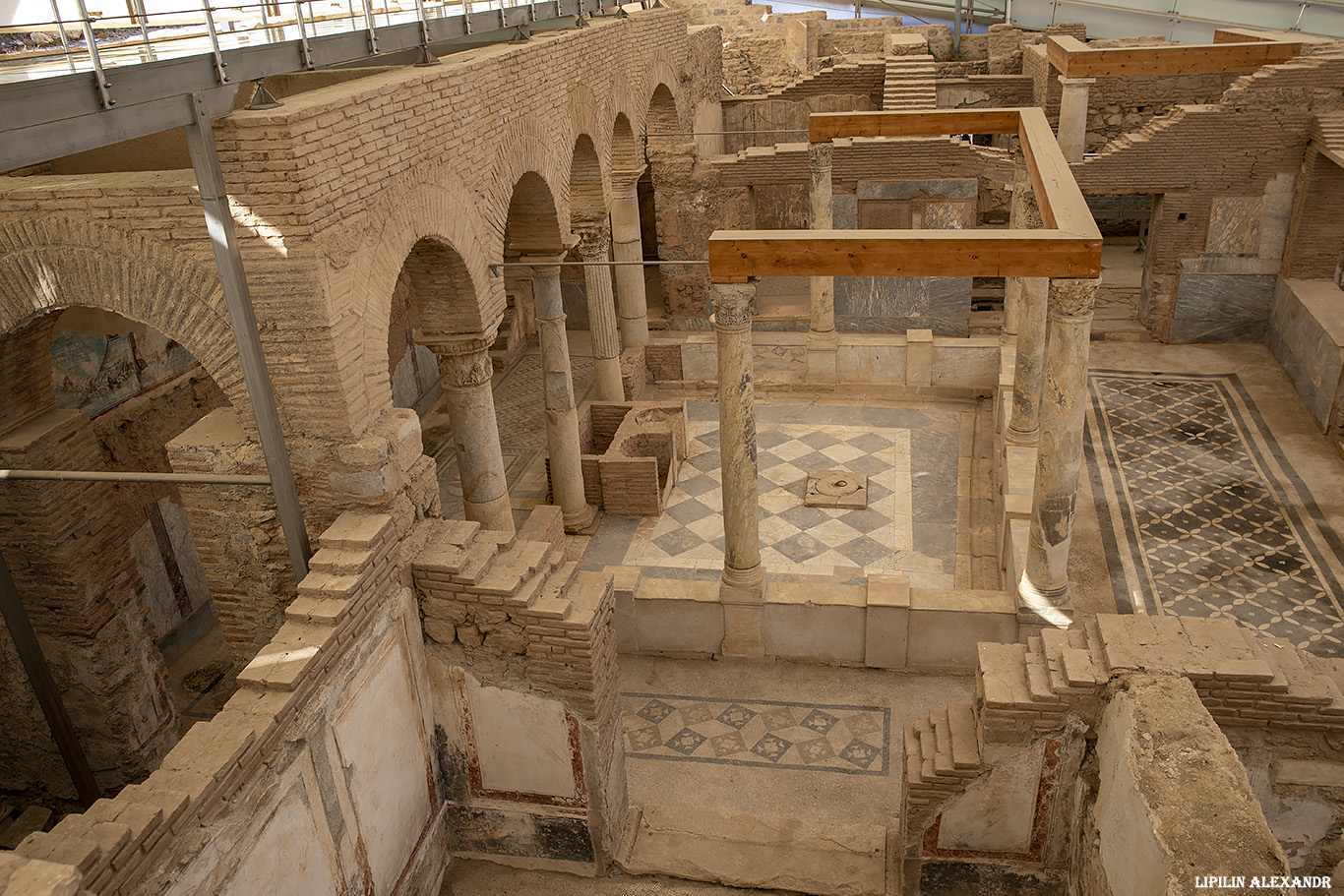 Руины древнего города Эфес (Efes Antik Kenti Ust Giriş) - Дом с террасами (Terrace Houses of Ephesus)