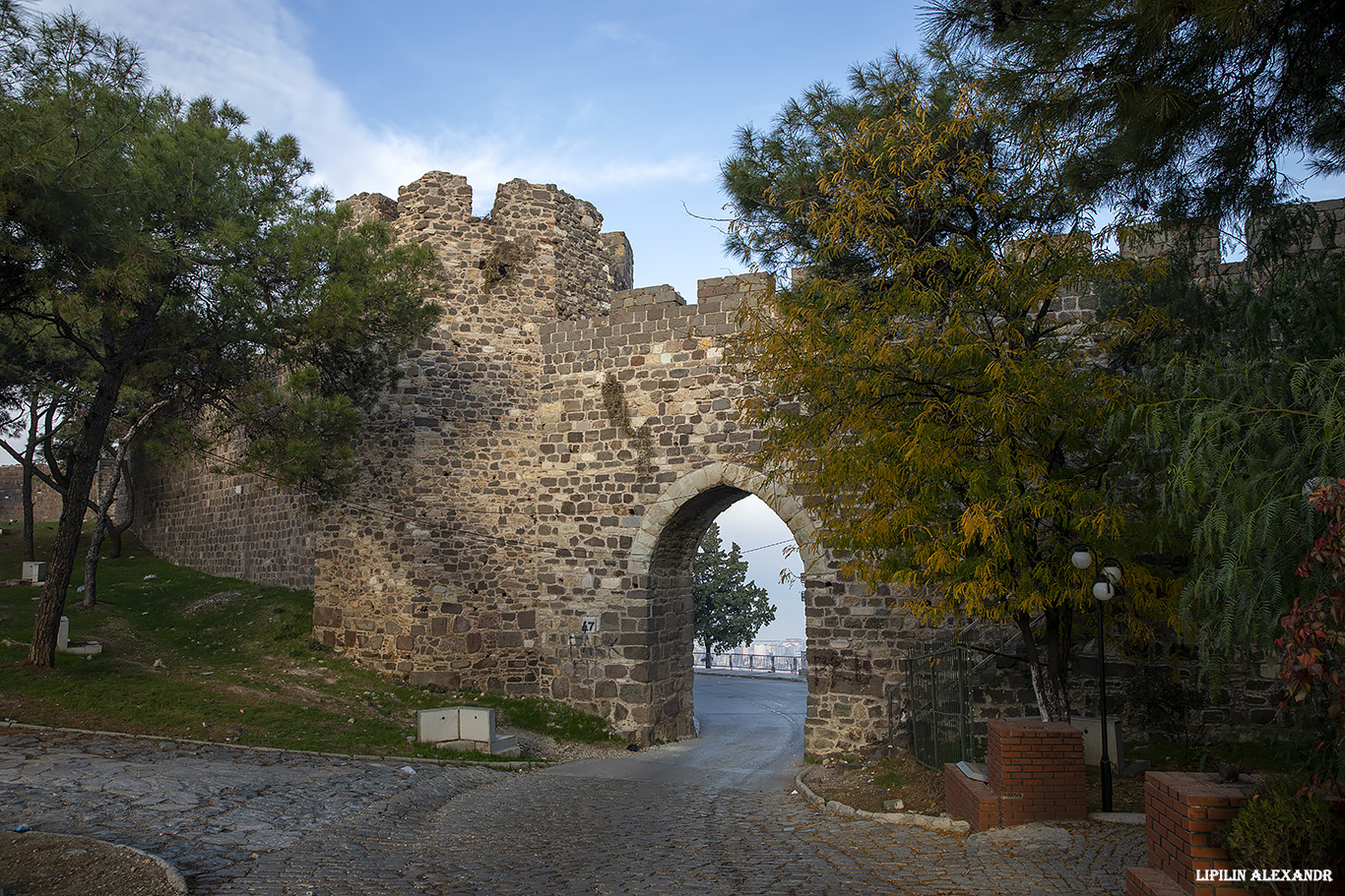 Крепость Кадифекале (Kadifekale Castle)