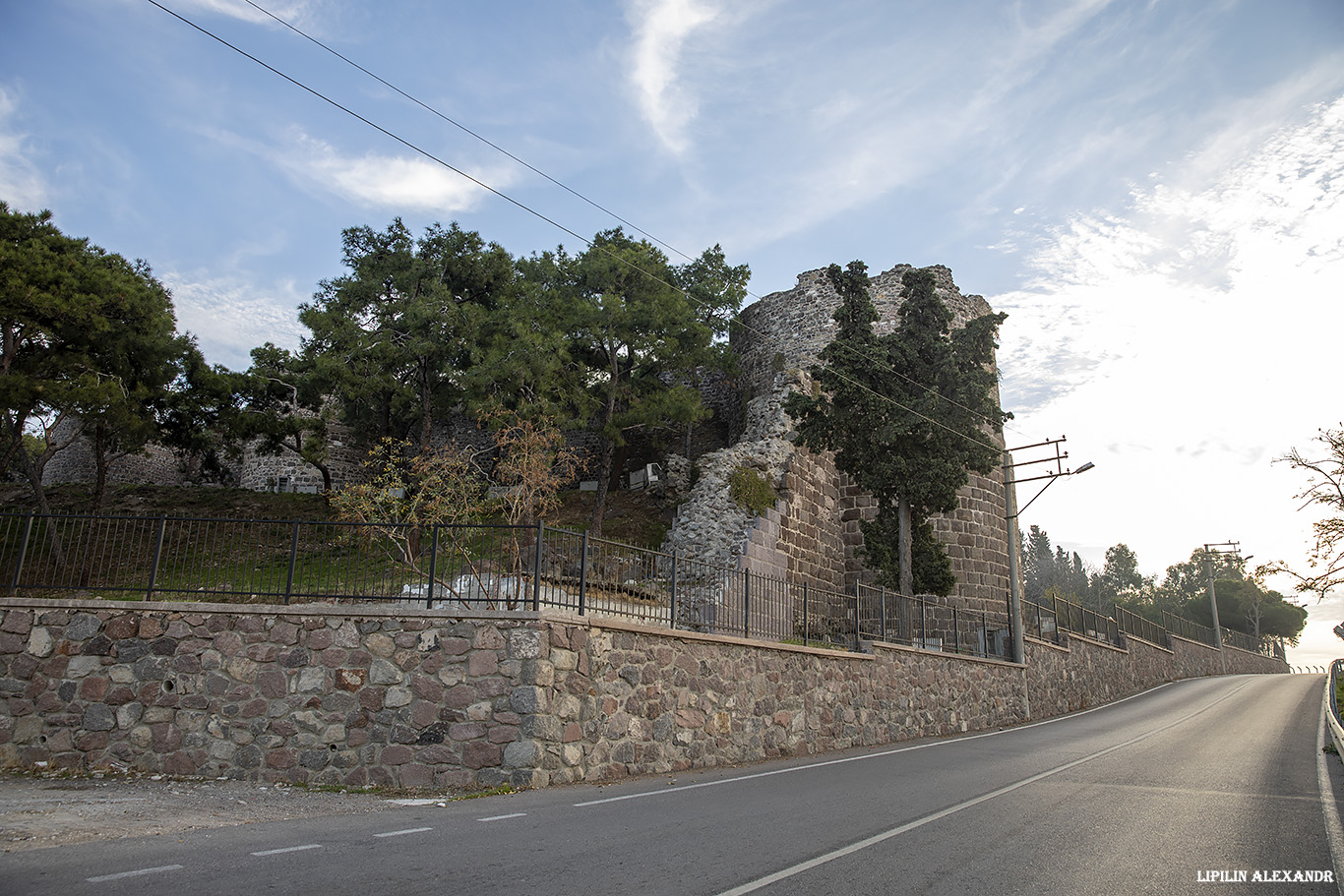 Крепость Кадифекале (Kadifekale Castle)