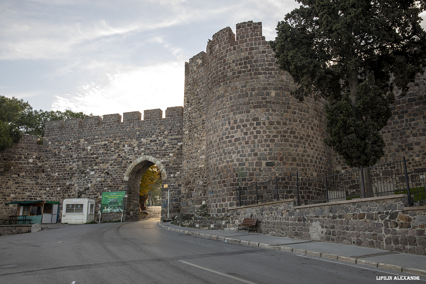 Крепость Кадифекале (Kadifekale Castle)