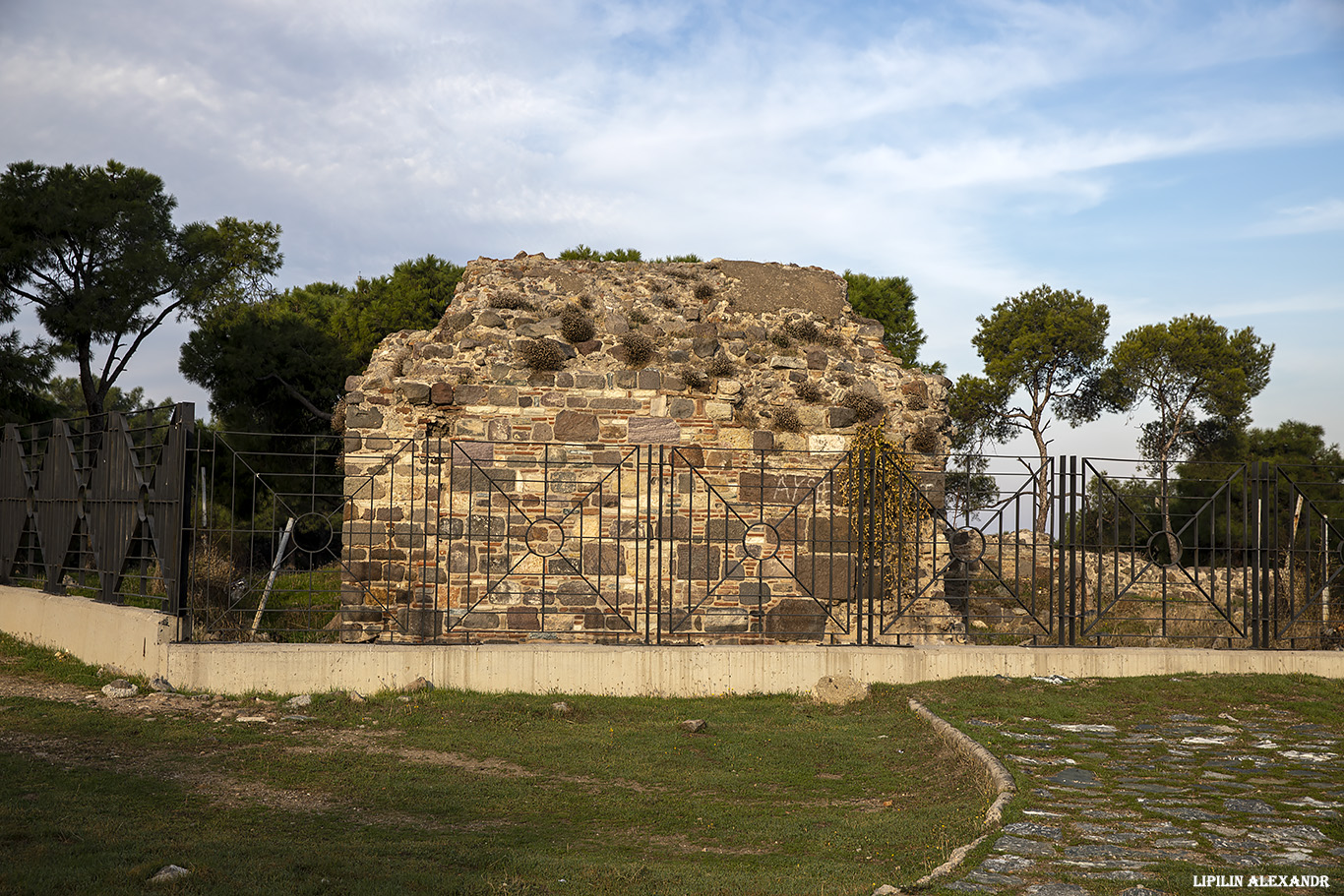 Крепость Кадифекале (Kadifekale Castle)