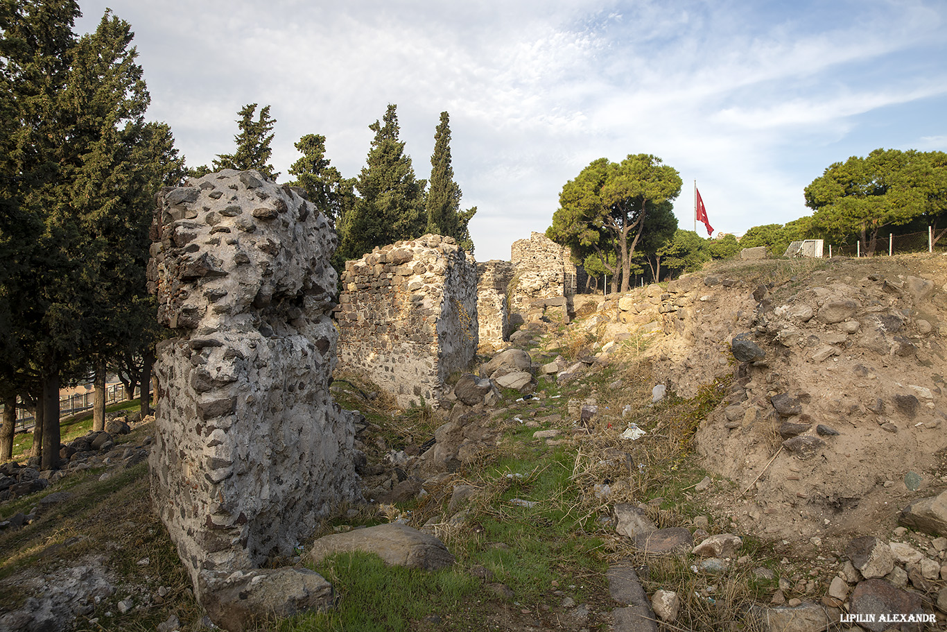 Крепость Кадифекале (Kadifekale Castle)