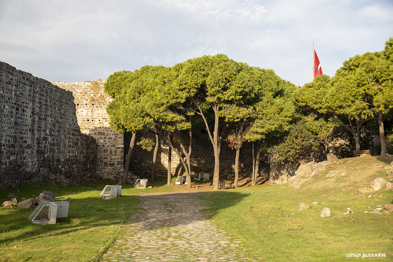 Крепость Кадифекале (Kadifekale Castle)