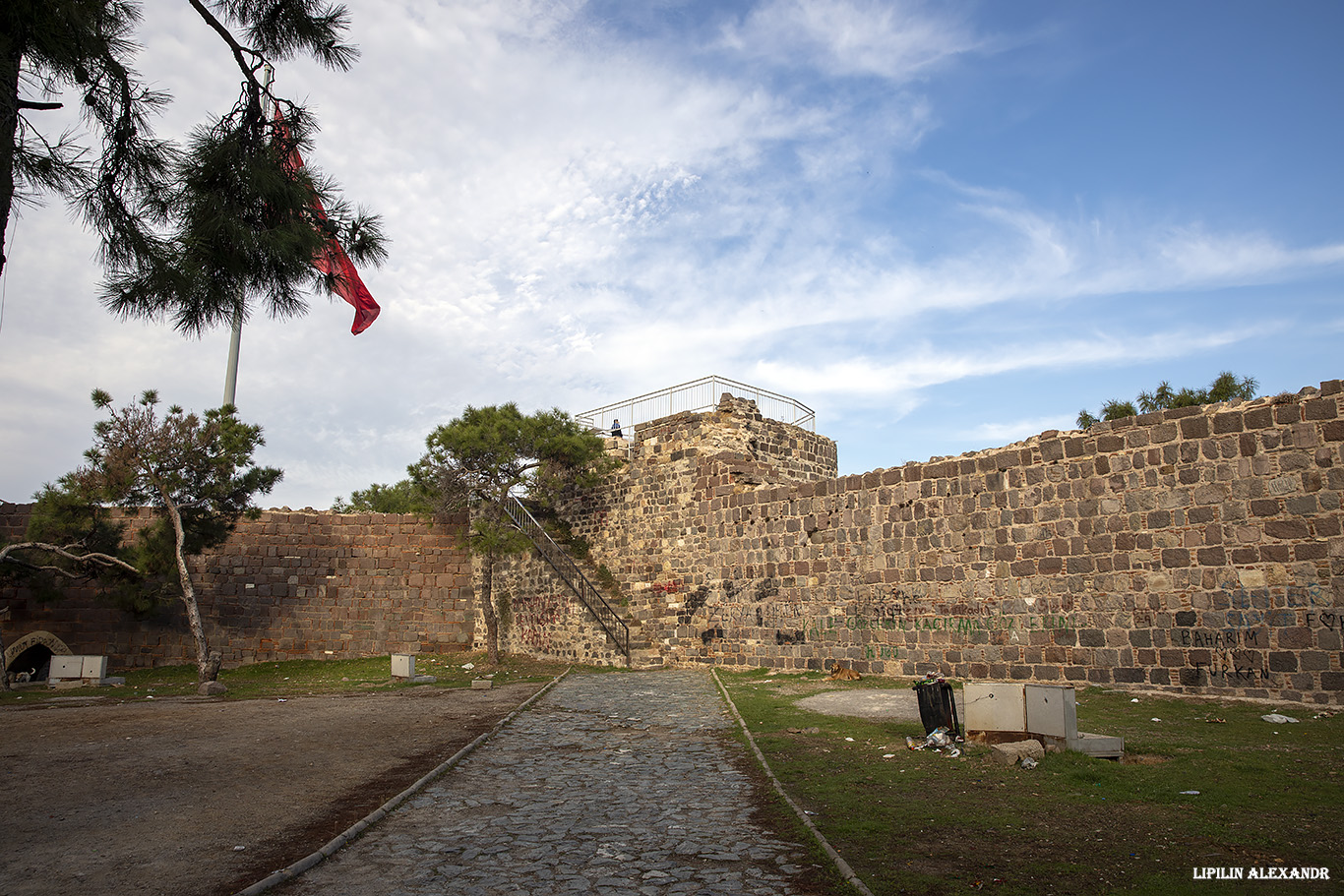 Крепость Кадифекале (Kadifekale Castle)