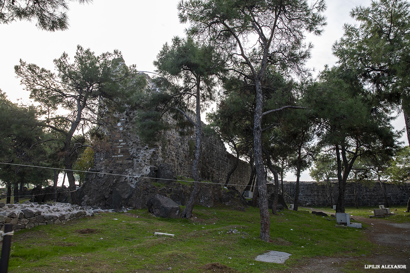 Крепость Кадифекале (Kadifekale Castle)