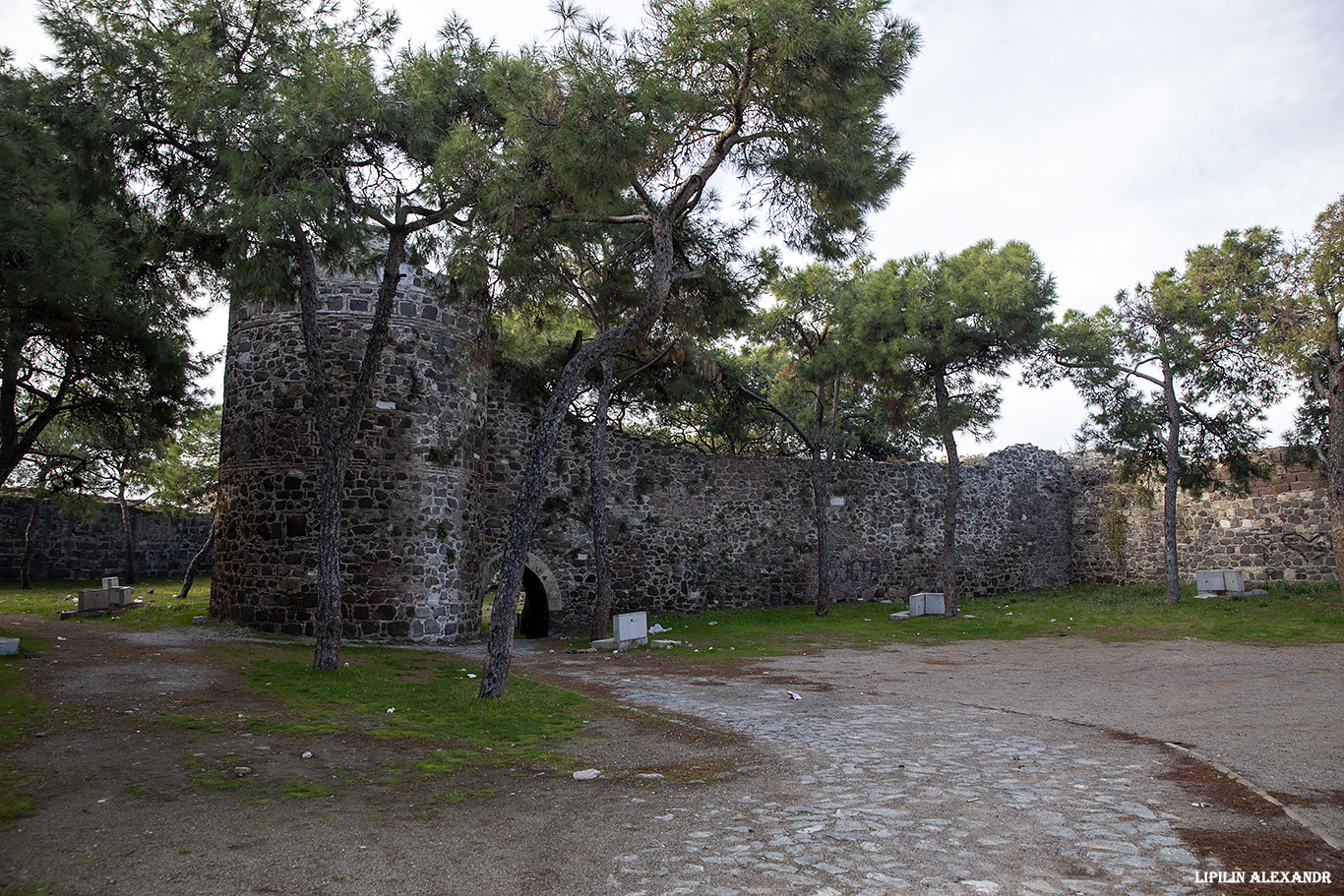 Крепость Кадифекале (Kadifekale Castle)