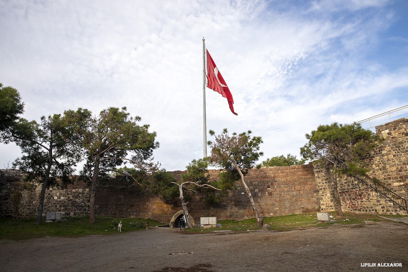 Крепость Кадифекале (Kadifekale Castle)