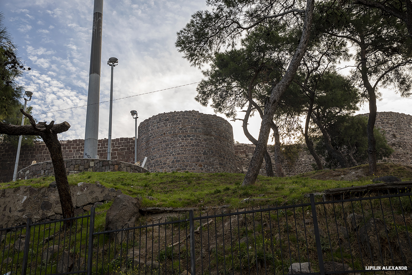 Крепость Кадифекале (Kadifekale Castle)