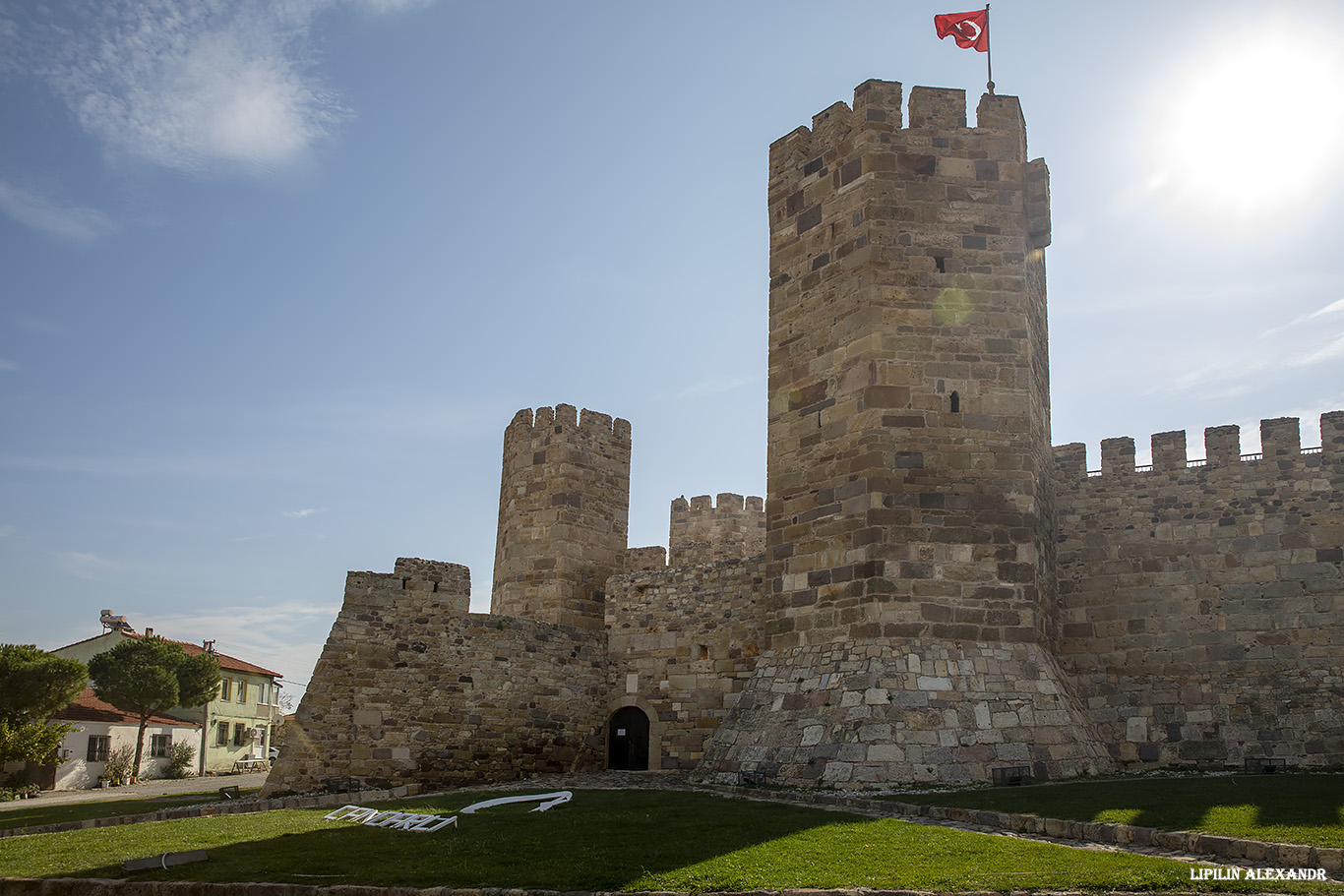 Замок Шандарлы (Çandarlı Castle)