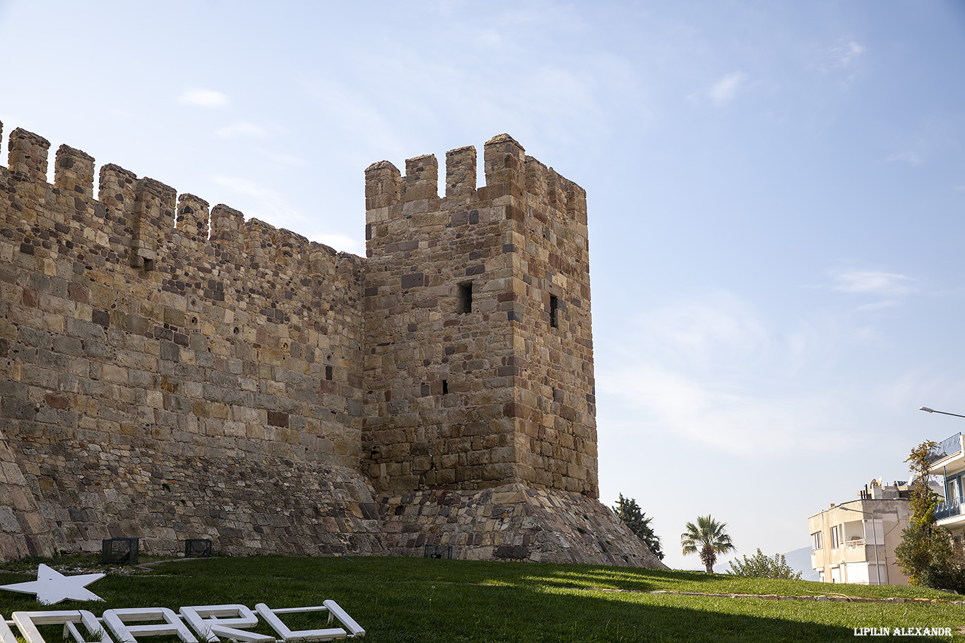 Замок Шандарлы (Çandarlı Castle)