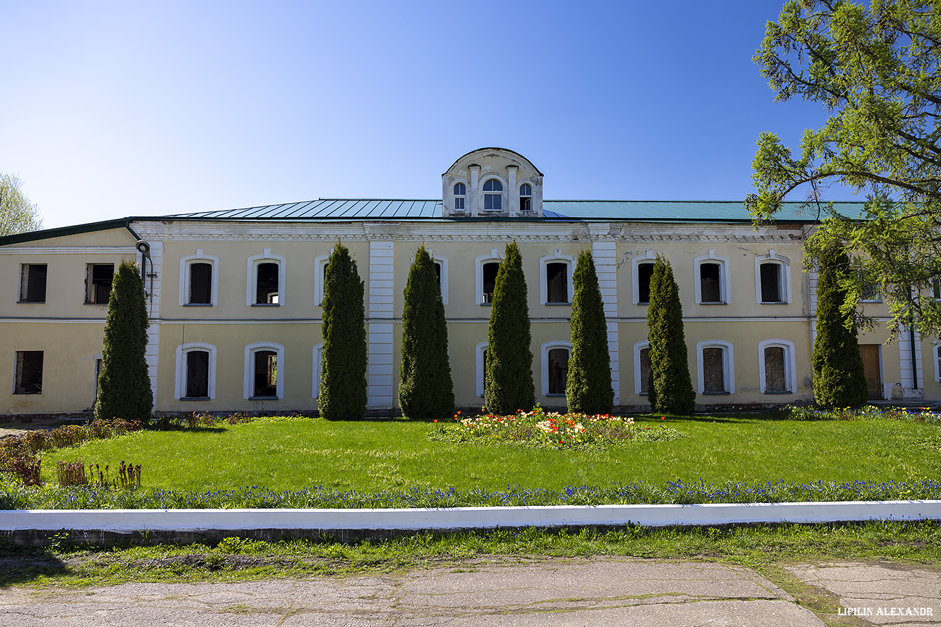 Никольский монастырь