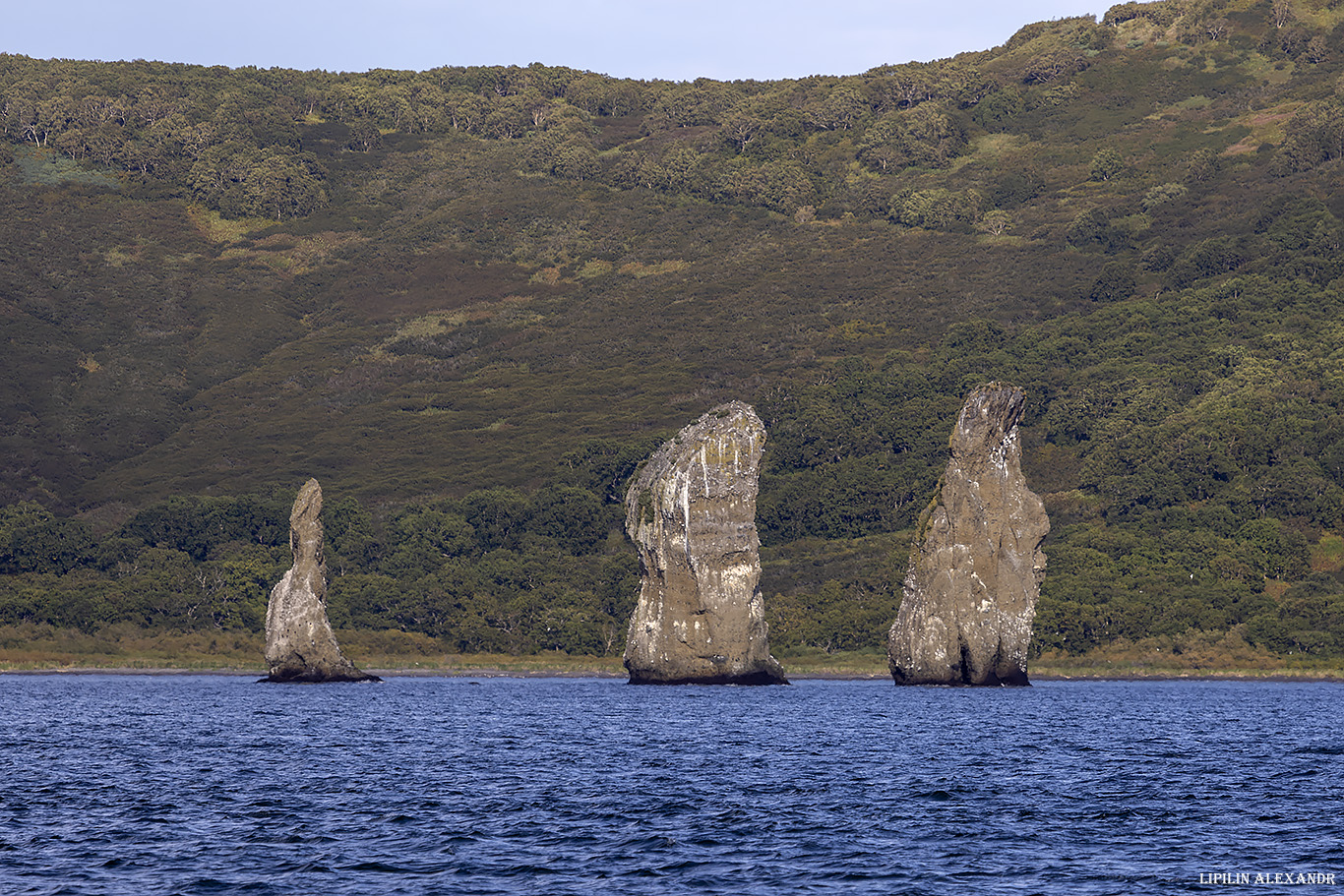 скалы Три Брата