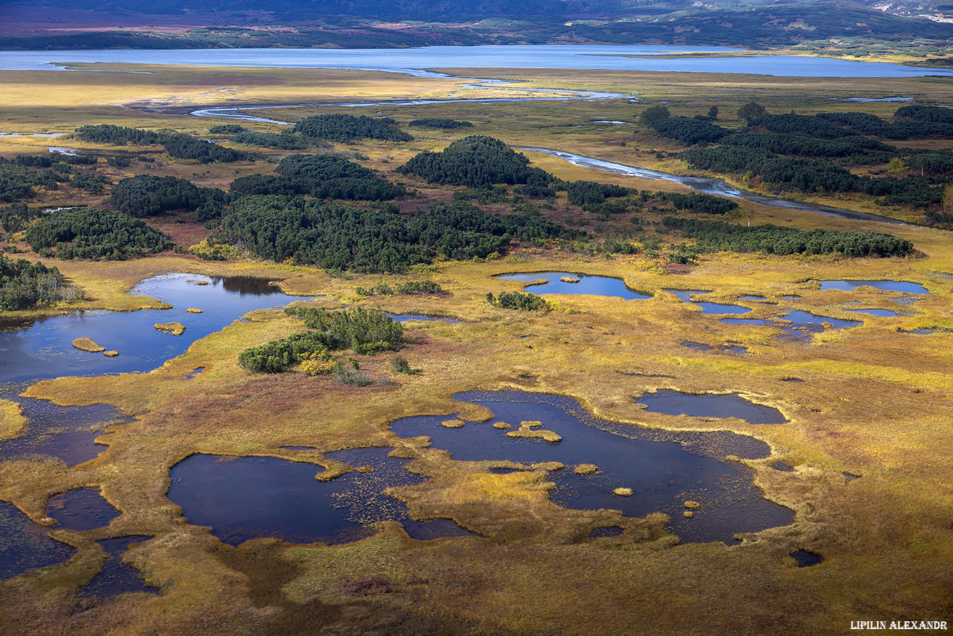Кальдера вулкана Узон