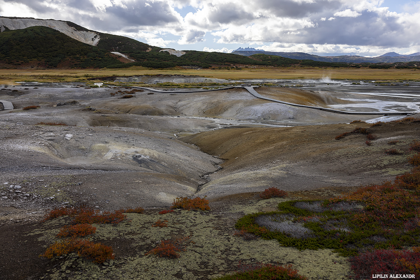 Кальдера вулкана Узон