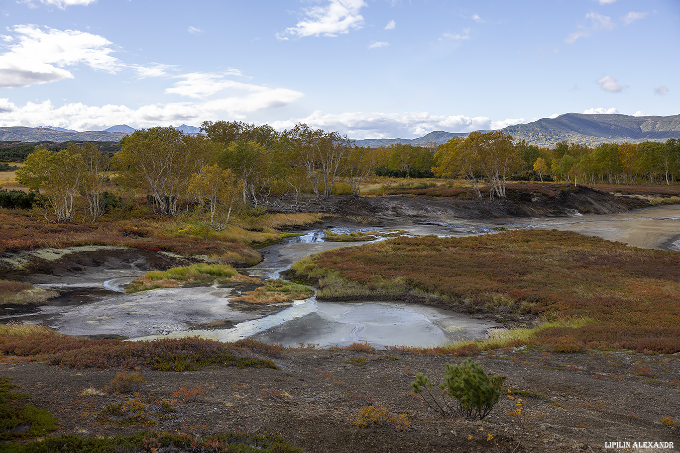 Кальдера вулкана Узон