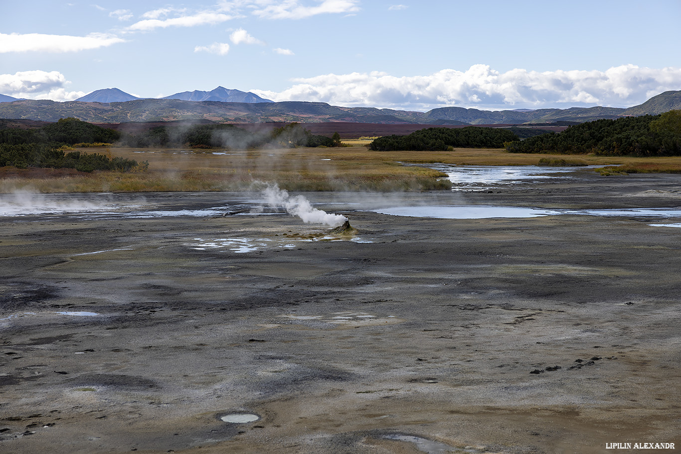 Кальдера вулкана Узон