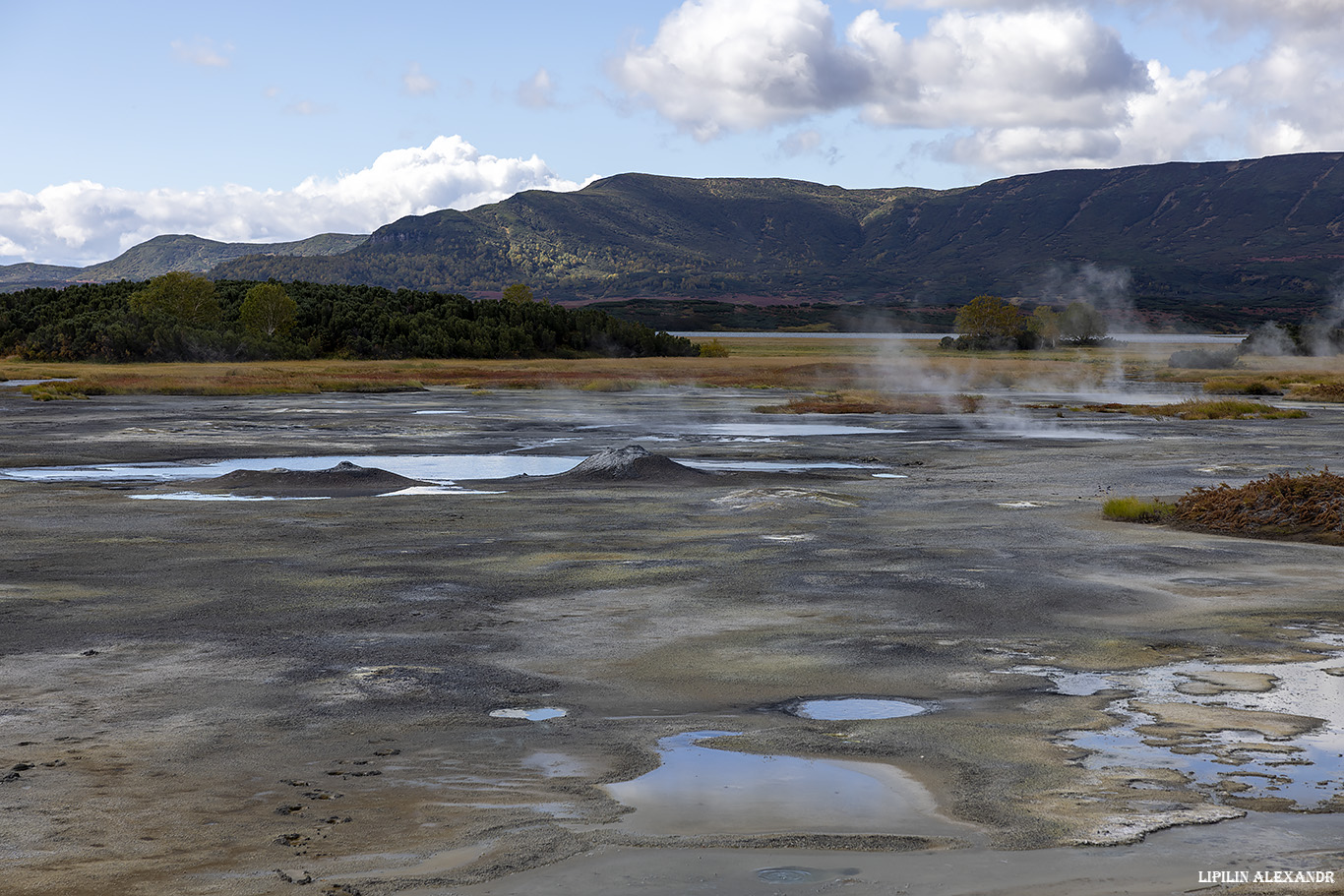 Кальдера вулкана Узон