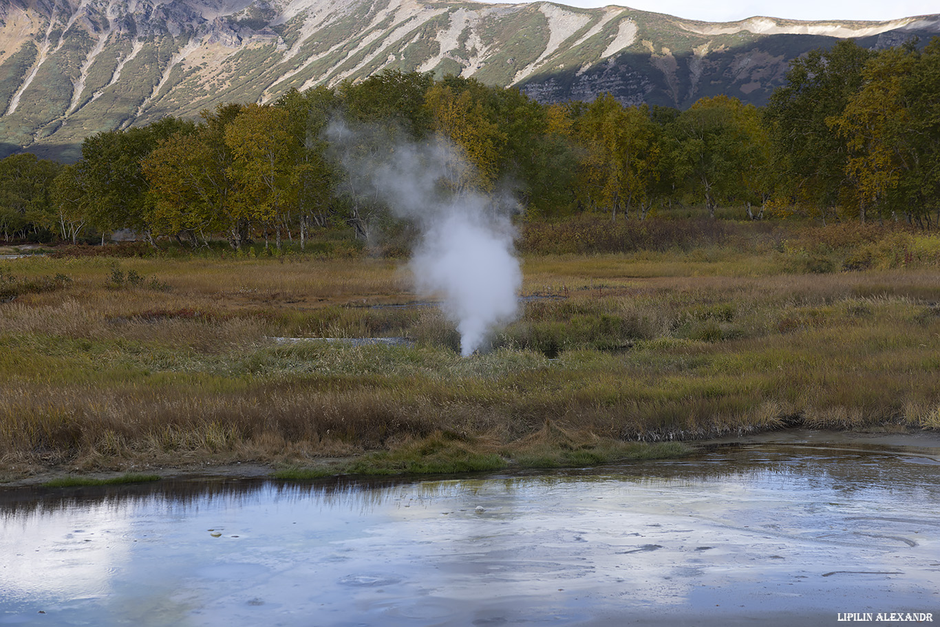 Кальдера вулкана Узон