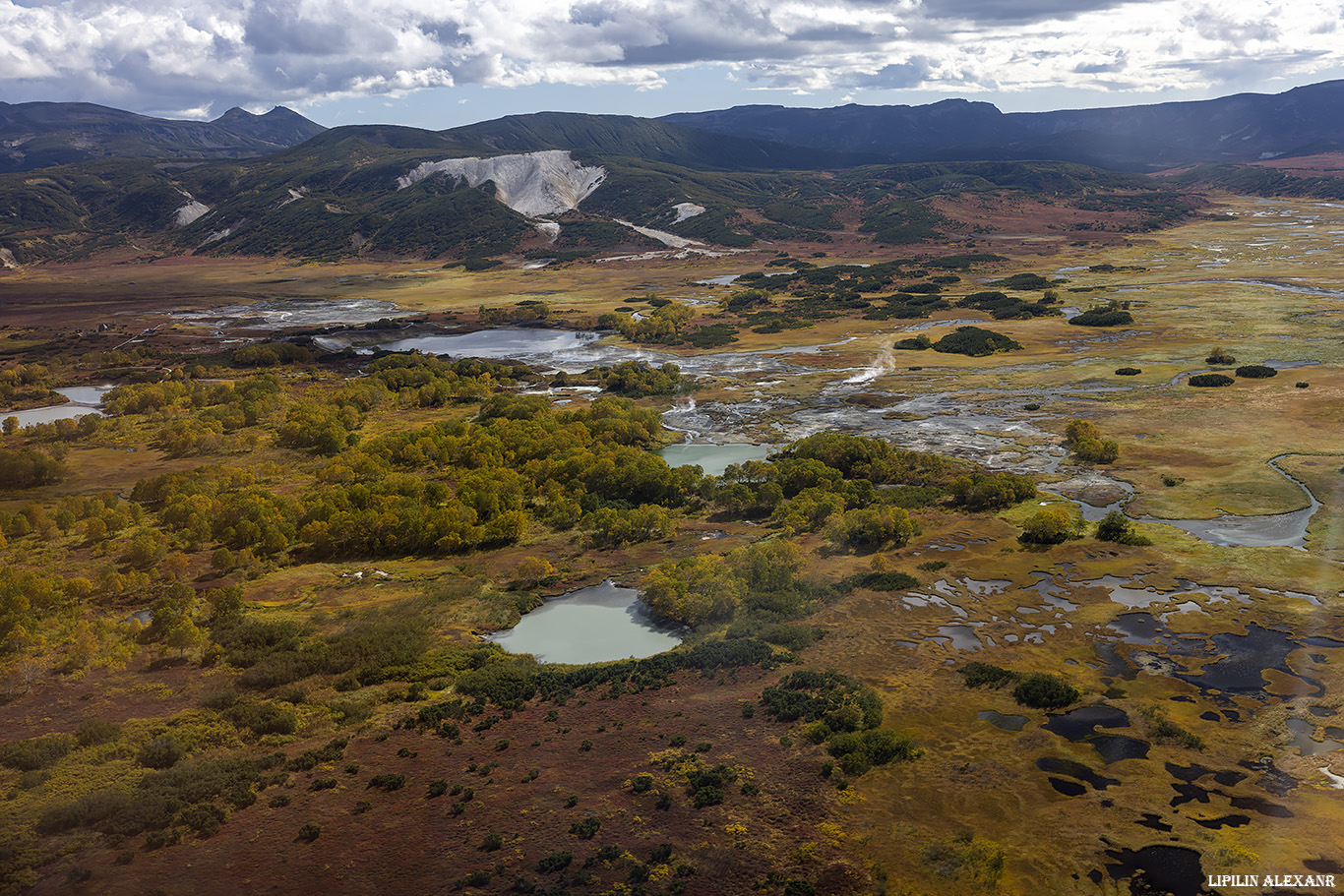 Кальдера вулкана Узон