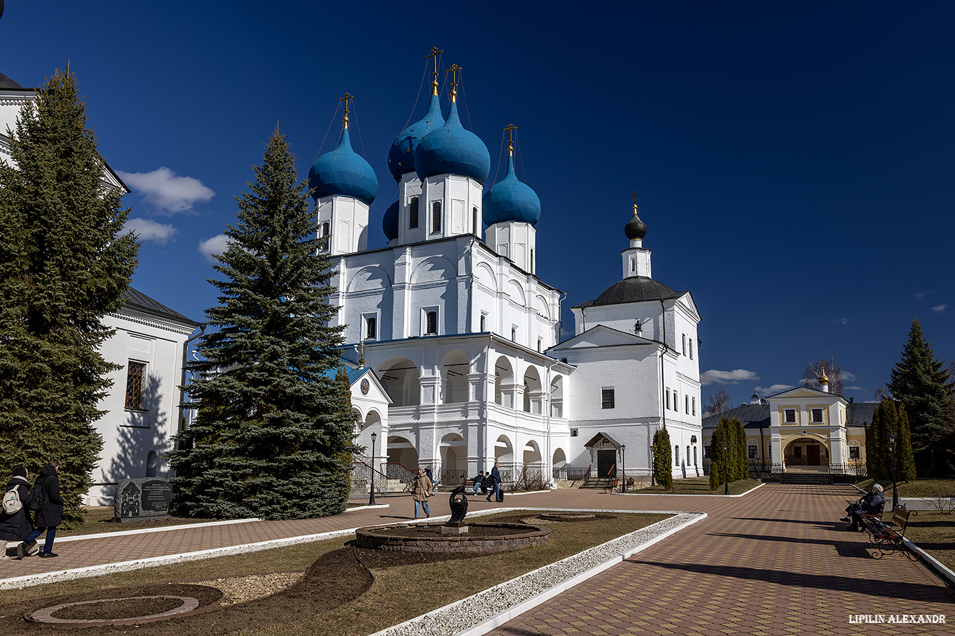 Высоцкий Зачатьевский мужской монастырь