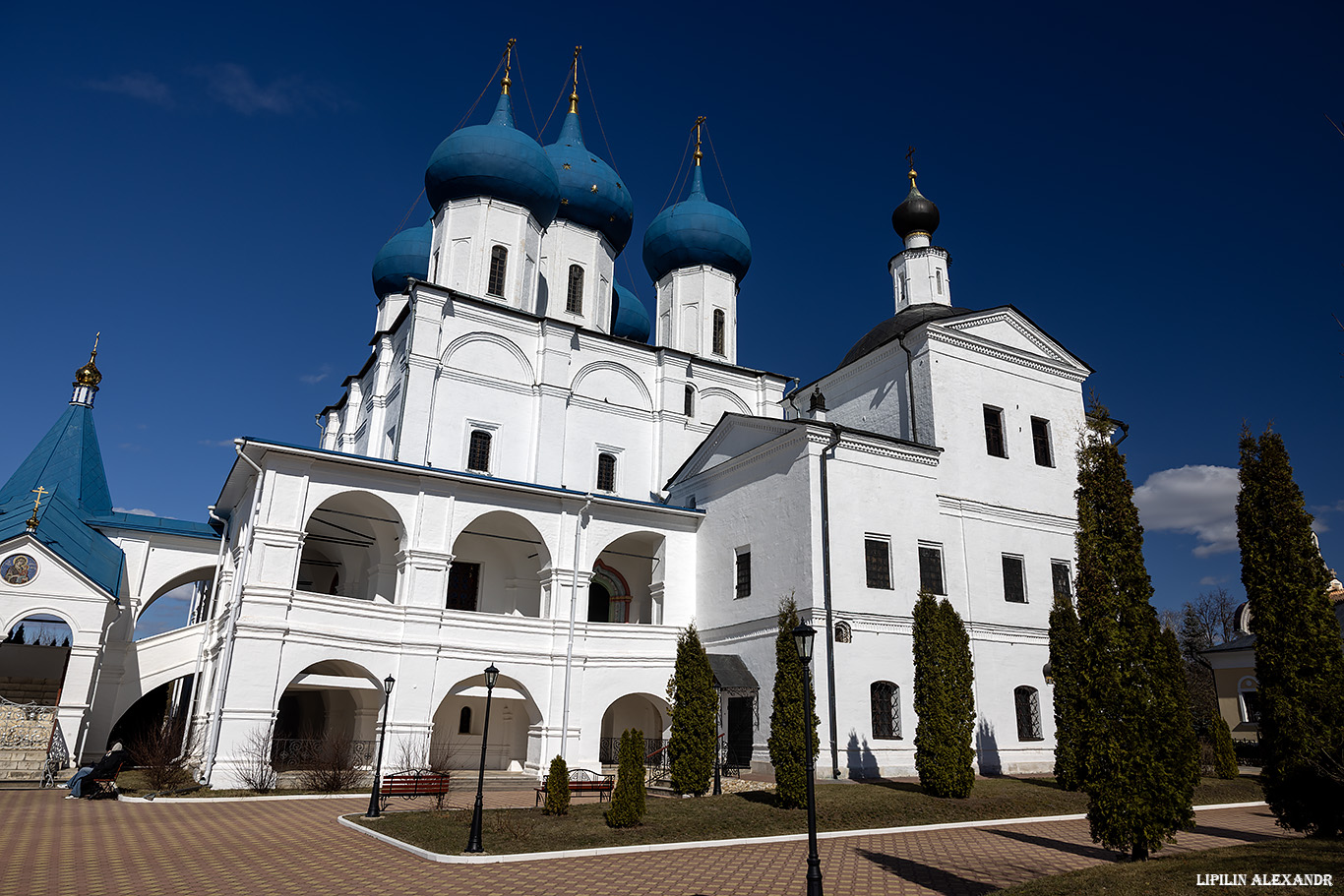 Высоцкий Зачатьевский мужской монастырь
