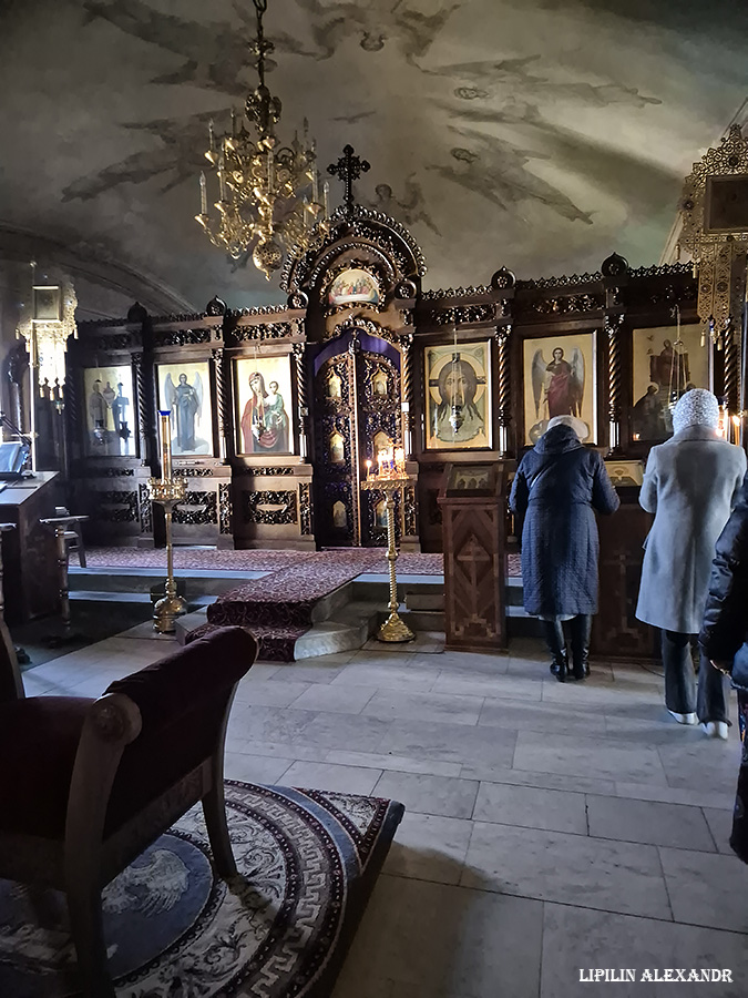 Высоцкий Зачатьевский мужской монастырь