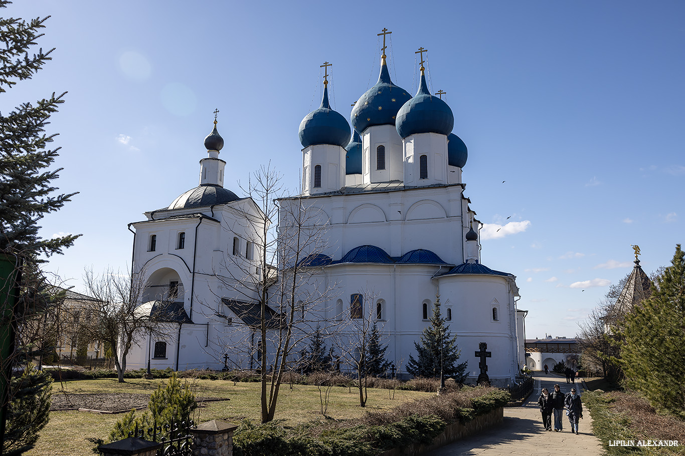 Высоцкий Зачатьевский мужской монастырь