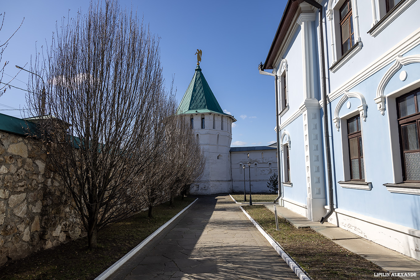 Высоцкий Зачатьевский мужской монастырь