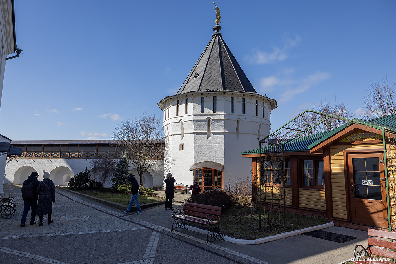 Высоцкий Зачатьевский мужской монастырь