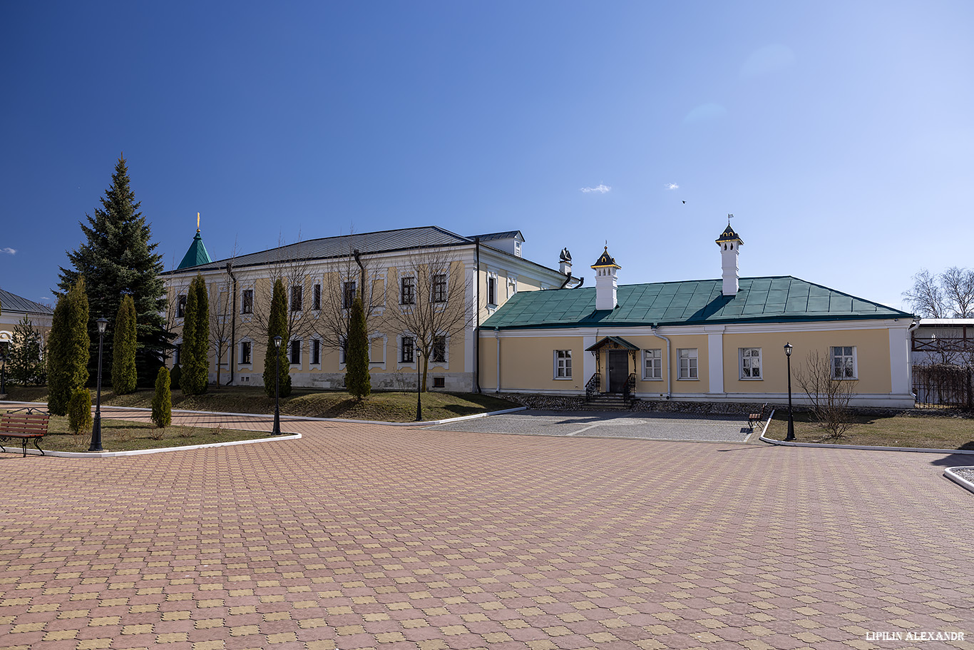 Высоцкий Зачатьевский мужской монастырь